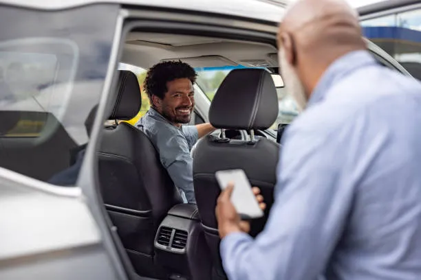 chauffeur dakar avec son client